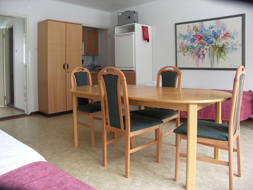 Asuntohotelli Hotel Petkele Гаміна Номер фото